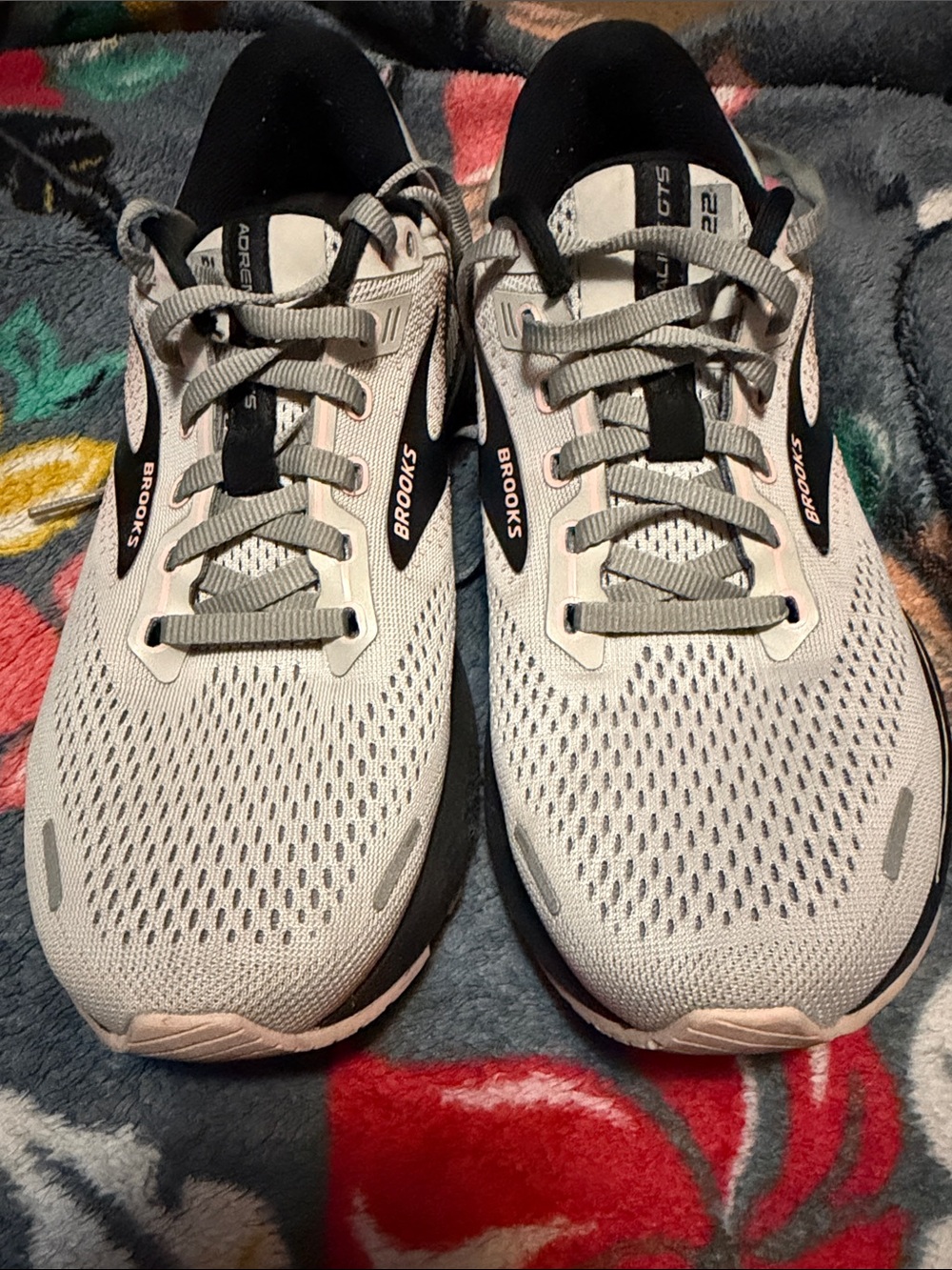 Brooks Adrenaline GTS 22 Running Shoes